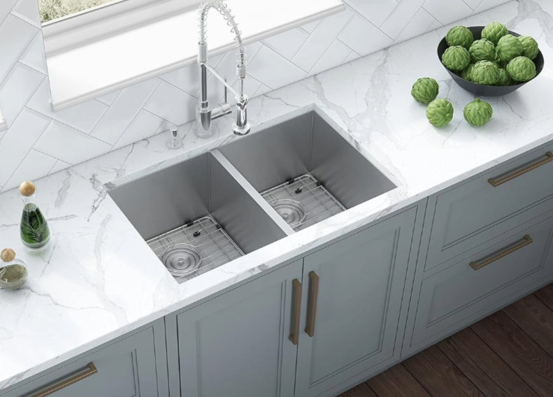 33" Zero Radius Undermount Stainless Steel Double Bowl Kitchen Sink, KH-3318-10-D-R0